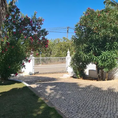 Les Arcades Apartment Almadena